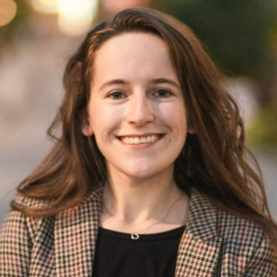 Volunteer-Aliza-Dworkind